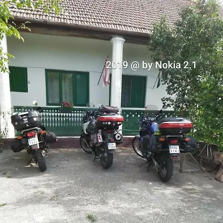 Agoc Vendeghaz Guest house *