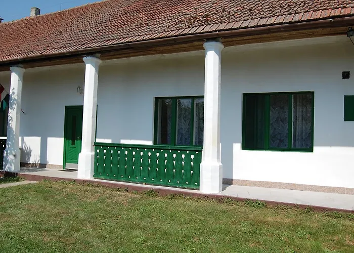 ゲストハウス Agoc Vendeghaz Alsóberecki